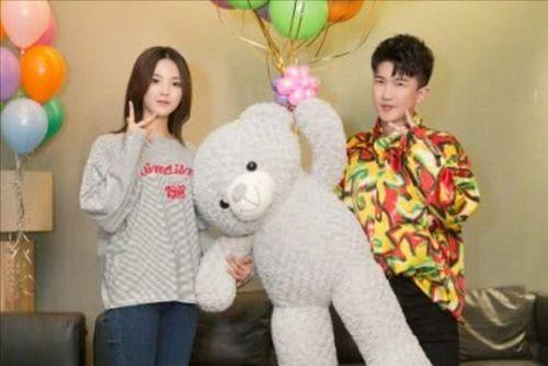 专业吃瓜娱乐圈的瓜瓜,揭秘明星背后的那些事儿