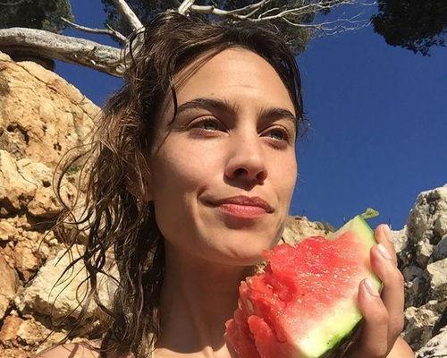 泰国娱乐圈吃瓜,揭秘明星们的“瓜田”故事